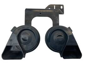E9024148 Audi 05-11 A6 Quattro High And Low Tone Note Signal Horn W Bracket Oem