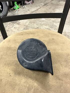 35717 Bmw 96 - 02 E36/7 Z3 Front Left Driver Side Horn Oem