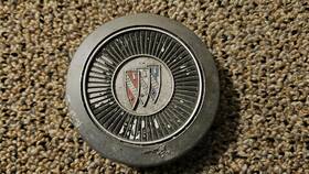 1385316 Buick Oem Vintage Skylark Special Horn Button Cap Chrome Ornament