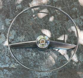 1469485 Cadillac 1957 1958 Horn Ring With Medallion And Back Pieces Original Gm- Oem
