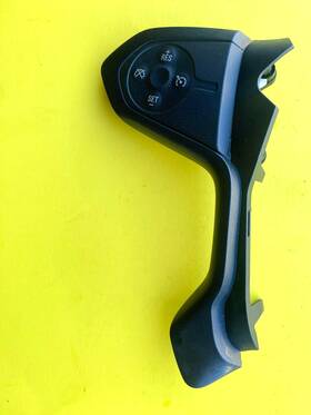 23262285 Chevrolet 14-22 Silverado 1500 Steering Wheel Cruise Control Switch Oem