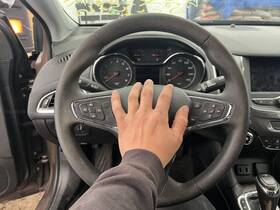 235.gm1e19 Chevrolet Cruze 2019 Steering Wheel 182204