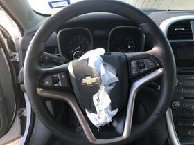 235.gm1h13 Chevrolet Malibu 2013 Steering Wheel 819571