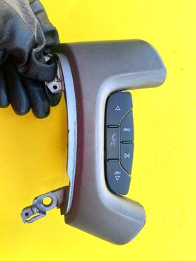 25851950 Chevrolet 2007-2013 Chevy Silverado 1500 Steering Wheel Cruise Control Switch Oem
