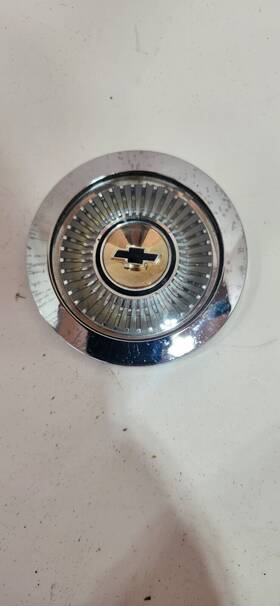 3840334-c Chevrolet 3840334-c- 1965 Chevelle Horn Cap Centerpiece Gm Chevy # P