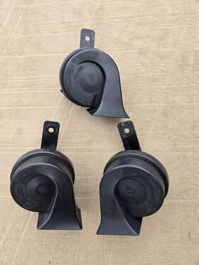 Smitley-18-35-014 Chevrolet 10 11 12 13 14 15 16 17 Oem Chevy Equinox High Low Pitch Tone Note Horn Set Assy