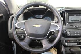 235.gm8f18 Chevrolet Truck Colorado 2018 Steering Wheel 392217