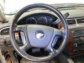 235.gm8p10 Chevrolet Truck Steering Wheel 2010 Suburban 1500 Sku#4218256