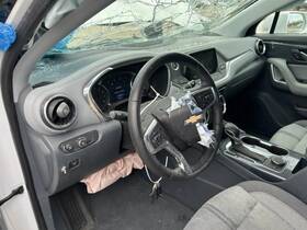 235.gm8y20 Chevrolet Truck Blazer 2020 Steering Wheel 104557159