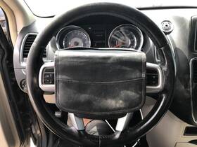 235.ch1611 Chrysler Town Coun 2011 Steering Wheel 939325