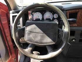 235.ch8m06 Dodge 2006 Ram 1500 Steering Wheel 960762