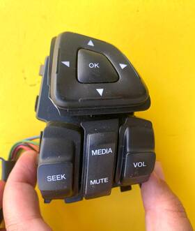 Bt4t-9e740-dfw Ford 2011-2015 Explorer Steering Wheel Cruise Control Switch Oem
