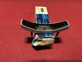 D3az-3649-b Ford Nos 1973 Ltd Torino Horn Pad Emblem