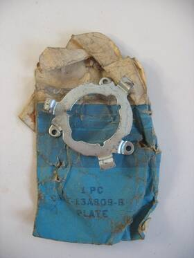 D8az-13a809-b Ford D8az13a809b Nos Genuine Oem 1978 1979 Steering Horn Ring Retainer Plate