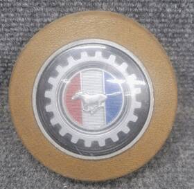 Ford D9zc-8a515-wa 1979 - 1984 Mustang Steering Wheel Center Cap Emblem Horn Button