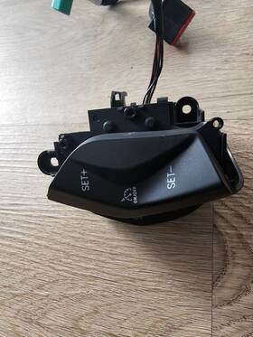 Dt1t-9e740-aa Ford Oem 2013-2016 Escape Steering Wheel Cruise Control Switch Button