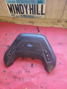 613.fd8591 Ford Truck 87 88 89 90 91 F150 F250 F350 Horn Pad With Cruise Control