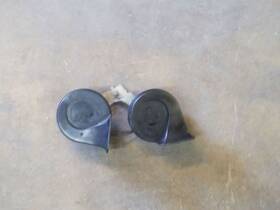 613.fd8m02 Ford Truck Dual High Low Note Horn Assembly 00 01 02 03 04 05 F250 F350 Excursion