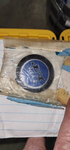 340315 General Motors 1971-1979 Chevrolet Camaro Type Lt Horn Cap Emblem Insert Gm