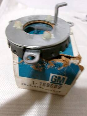 769609 General Motors C-2 Corvette 1963-1966 Horn Contact No Tele Original G.m. Nos