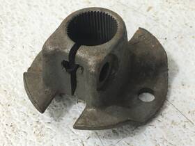 7807052 General Motors Used 1968-1972 Gm 1968-82 Corvette Lower Steering Column Shaft Flange