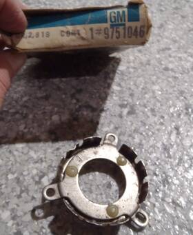 9751046 General Motors 68-75 C3 Corvette Upper Horn Contact Without Tilt/tele Gm #9751046 Nos