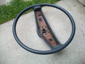 9754887 General Motors 1973-1977 Chevelle Camaro Nova Vega Monte Carlo Rare Blue Steering Wheel