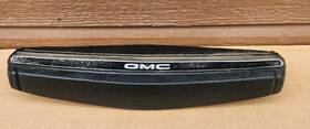 9880596 General Motors Gm 1973-1977 Gmc Sprint Steering Wheel Horn Button Cap Trim Molding Emblem