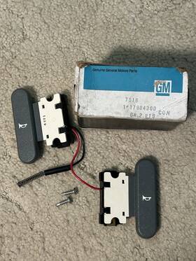 17984300 Gm Nos 82-91 Pontiac Sunbird Grand Am Fiero J2000 Formula Horn Paddle Contact Assy