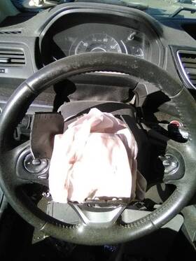 235.ho1m16 Honda 2016 Cr-v Steering Wheel 3 Spoke Information Phone Cruise