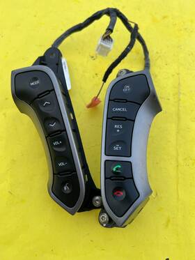 200008506-200008507 Hyundai 2010-2012 Santa Fe Steering Wheel Cruise Switch Oem