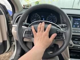 235.hy1r18 Hyundai Elantra 2018 Steering Wheel 218051