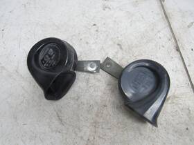 25620ar00a Infiniti High Low Note Horn Honk Sound Buzzer Bracket Q45 2002 2006 Set Oem