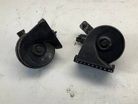613.ja1p18 Jaguar 17 18 19 20 21 Xf Awd 3.0 At High And Low Note Signal Horn Pair B