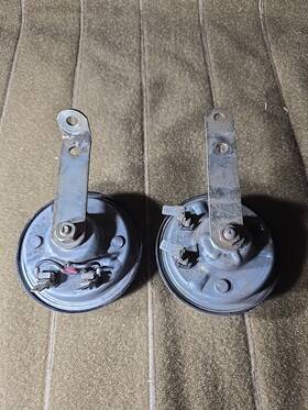 722367 Klaxon Kw9 Horn X2