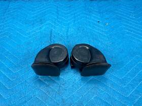 86510-60310 Lexus Lx570 Toyota Land Cruiser High And Low Note Horn 2pc Set 2008-2011 Oem