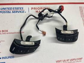 6w1t-13b319-bb Lincoln 05-11 Town Car Grand Marquis Steering Wheel Cruise Switch