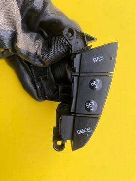 984-4992 Mazda 2010-2012 3 Steering Wheel Cruise Control Switch Assembly Oem
