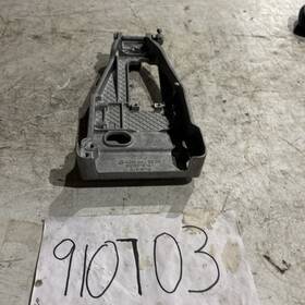 2104620205 Mercedes-benz 99-02 W210 E320 Sedan Steering Column Mount Bracket