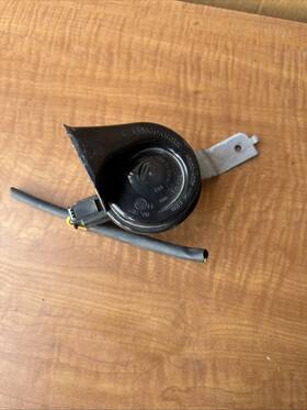 A2225406911 Mercedes-benz 2014 - 2017 S550 W222 Front High Note Tone Horn Signal Oem