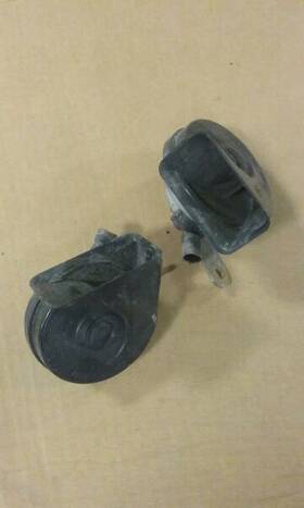 613.co1c04 Mini Cooper Minicoope 2004 Horn 1130268