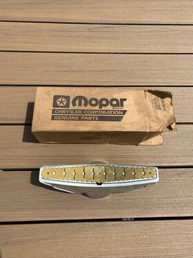 4019251 Mopar Dodge Plymouth Chrysler 1976-80 Nos Switch And Insert Horn Steering Wheel