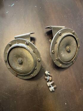 Nissan 653891788887 62-79 Datsun Oem Horns 620 720 220 520 521 1500 1300 Pickup