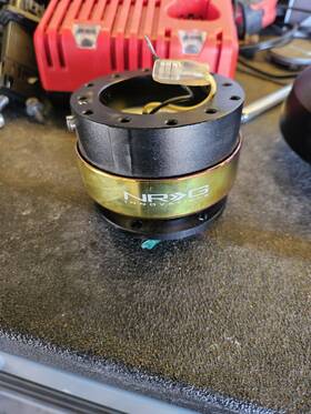3-nrg-srk-200bk-mc Nrg Innovations Srk-200bk-mc Blk/neo Chrome Steering Wheel Gen 2.0 Quick Release Adapter Kit