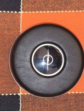 5609709y9t65r6 Opel 1968 1969 1970 1971 1972 1973 Gt Horn Button Center Oem Excellent Used