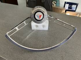 2072978 Plymouth 1960 1961 Valiant Horn Ring Steering Button Oem 60 61