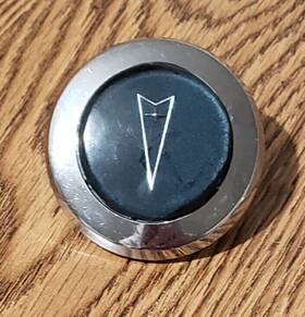 9779589 Pontiac Gto Tempest Horn Button And Hold Clip Part #9779589 Nice Driver Quality