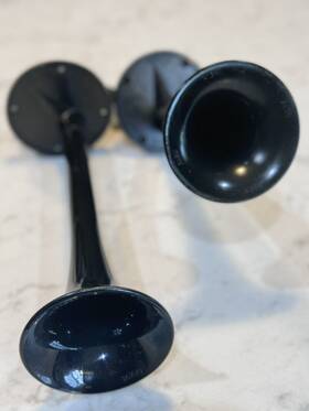 91163510120-4945 Porsche 1970-1998 911 964 993 Horn Horns High Low Pair