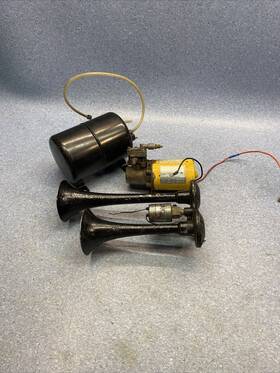 Ycm-6123 Rcd Military Air Horn Compressor Set As Is Pumps Untested Tank