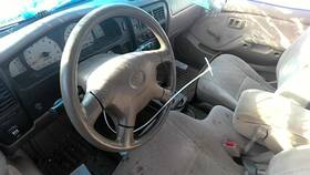 235.to1802 Toyota Tacoma 2002 Steering Wheel 28932533